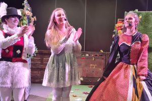 spectacle Alice au pays des Poubelles